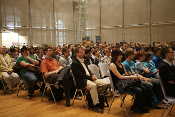 Publikum in einer Vortragsveranstaltung